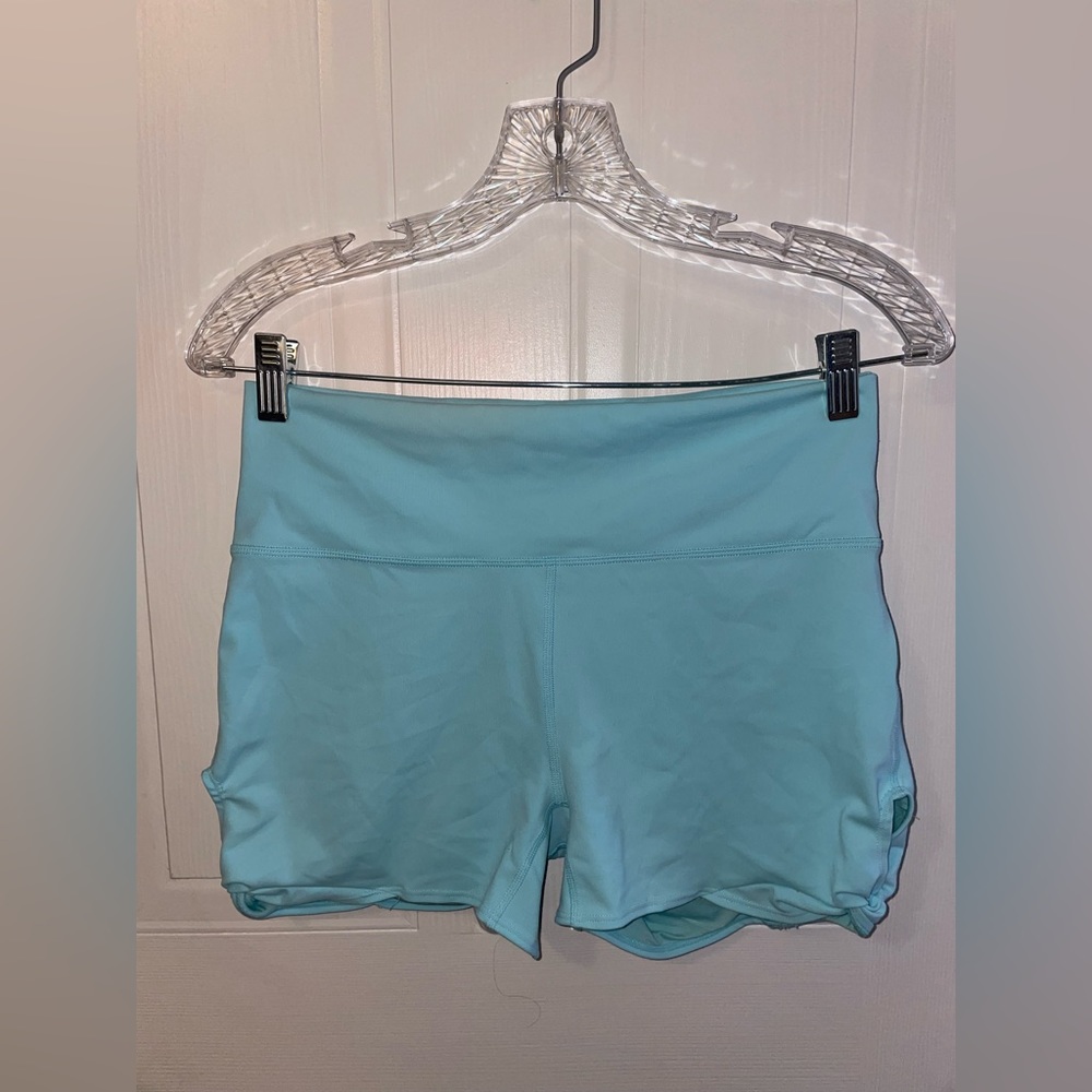 NWOT Fabletics PureLuxe High Waisted Twist 3” Short  SZ LG